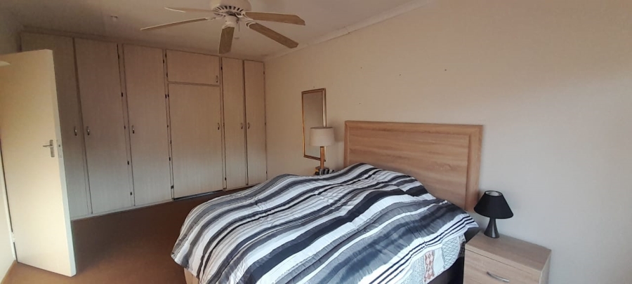 To Let 2 Bedroom Property for Rent in Flamwood North West